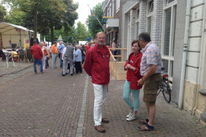 PvdA haalt tips op tijdens de Braderie in Zevenbergen.